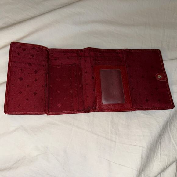 Aged Fossil Soft Red Leather Tri-fold Wallet Silver Hardware - Picture 2 of 5